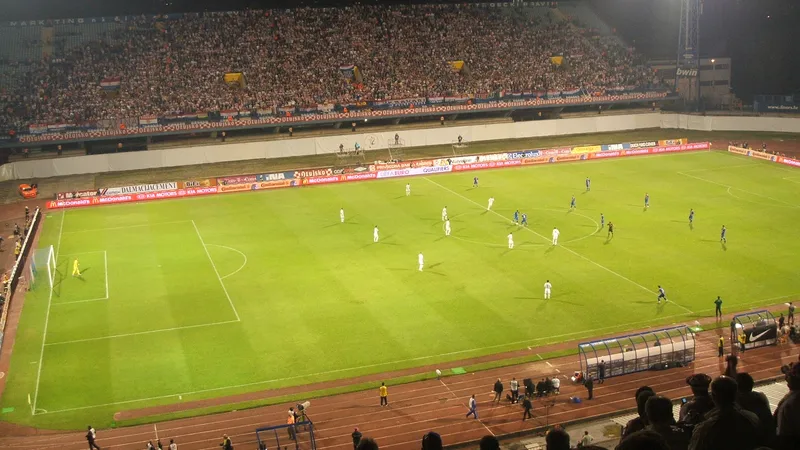 Fudbaleri slave na stadionu poslije utakmice