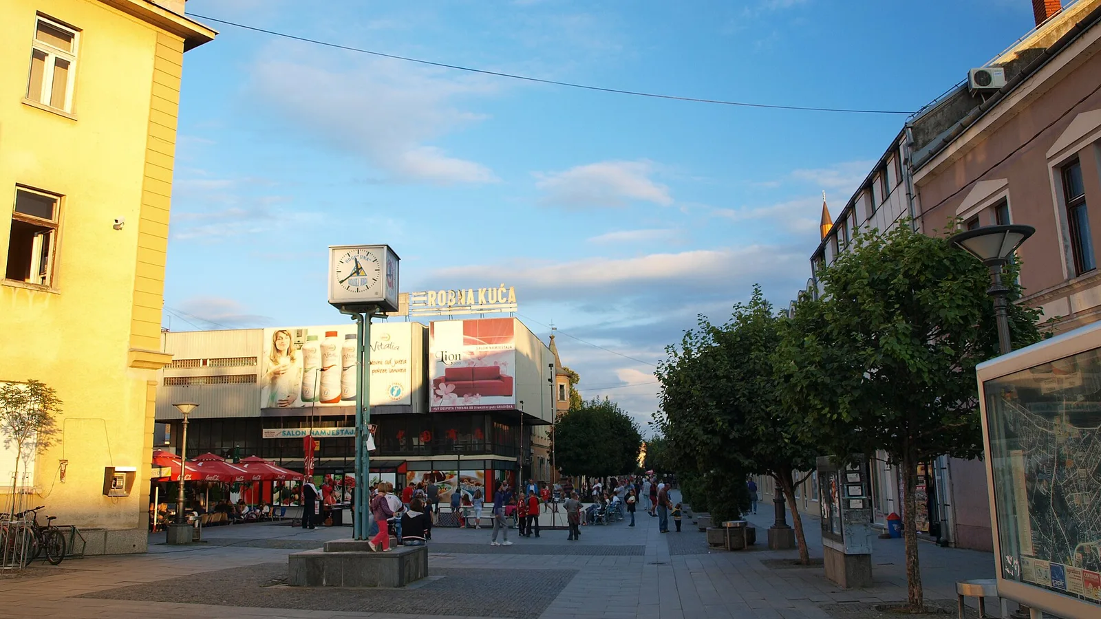 Pješačka zona u centru Kozarske Dubice